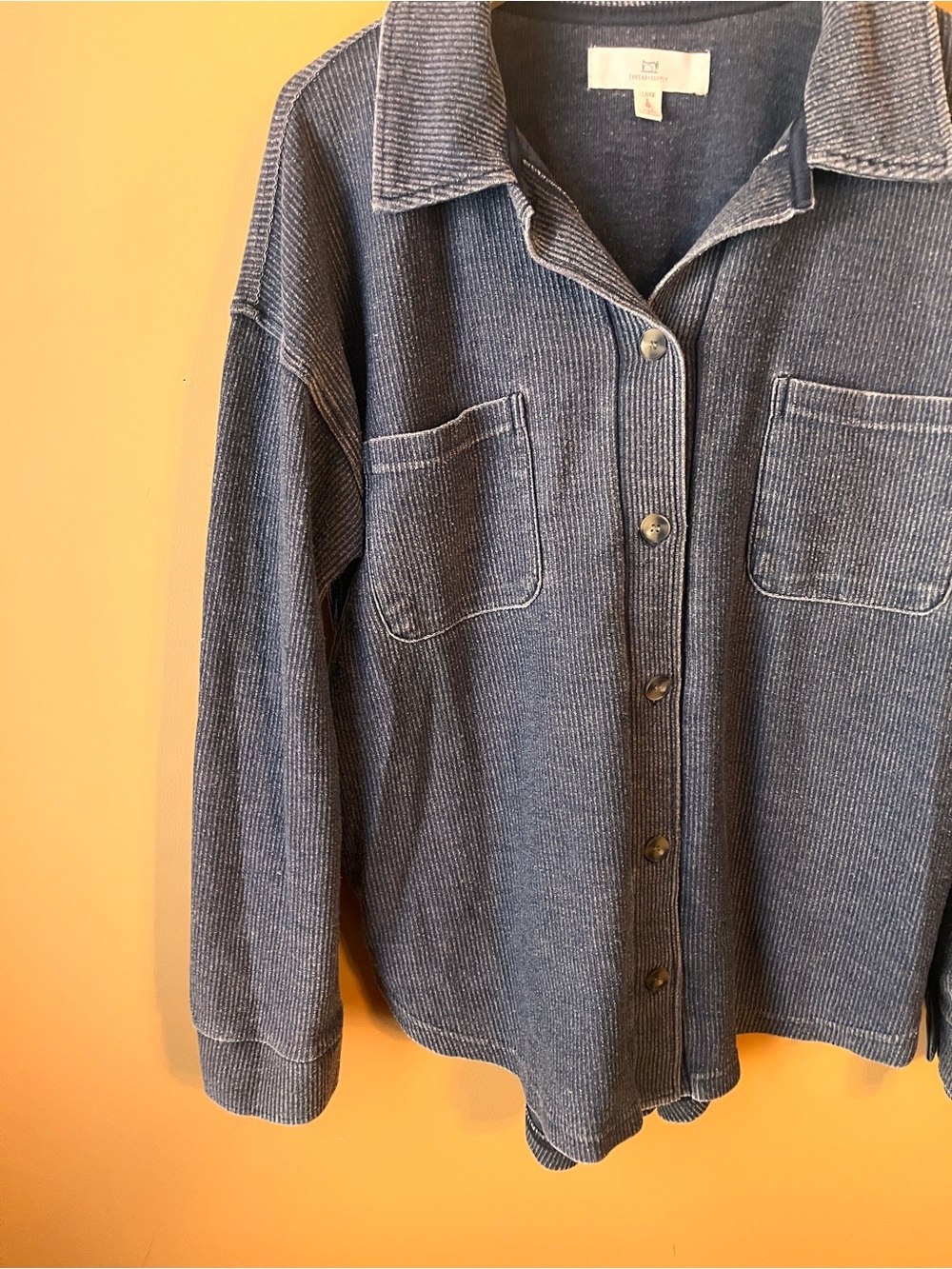 Thread and supply shacket - Picture 4 of 7